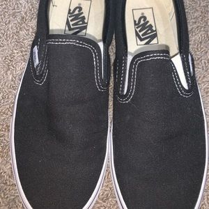 Black slip on vans BARELY WORN🤩